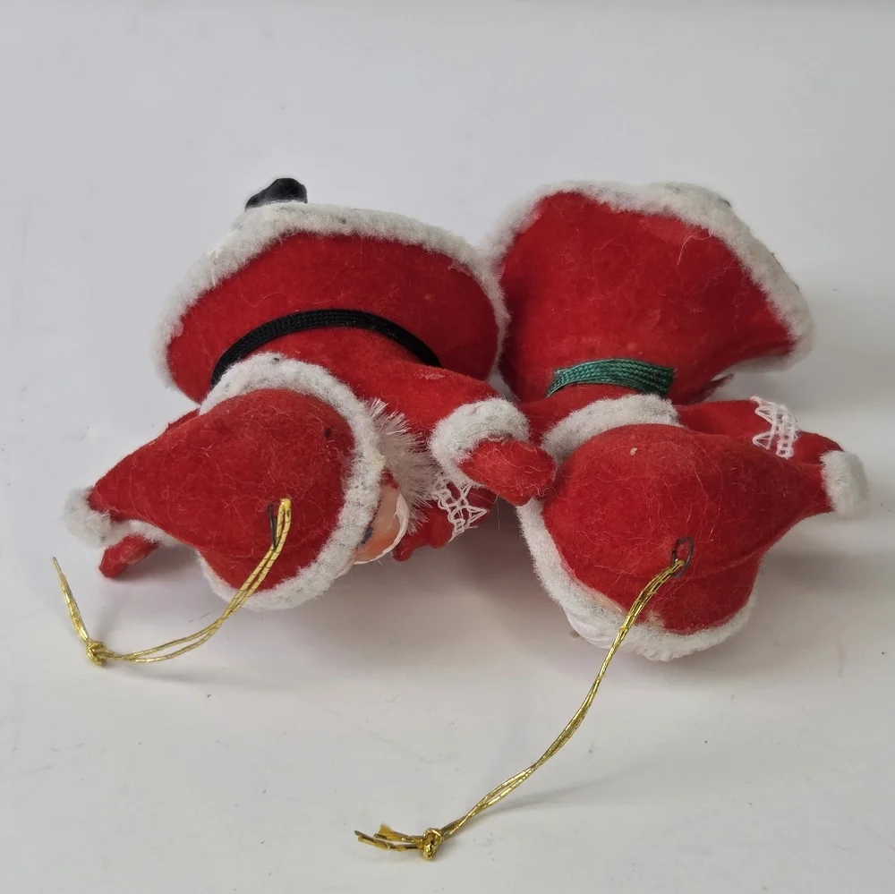 Vintage‎ Flocked Santa And Mrs Claus Dancing Ornaments Checkered Apron Glasses